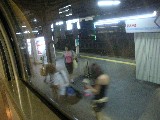 上段寝台からの眺め：富山駅で