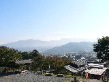 城内と足湯